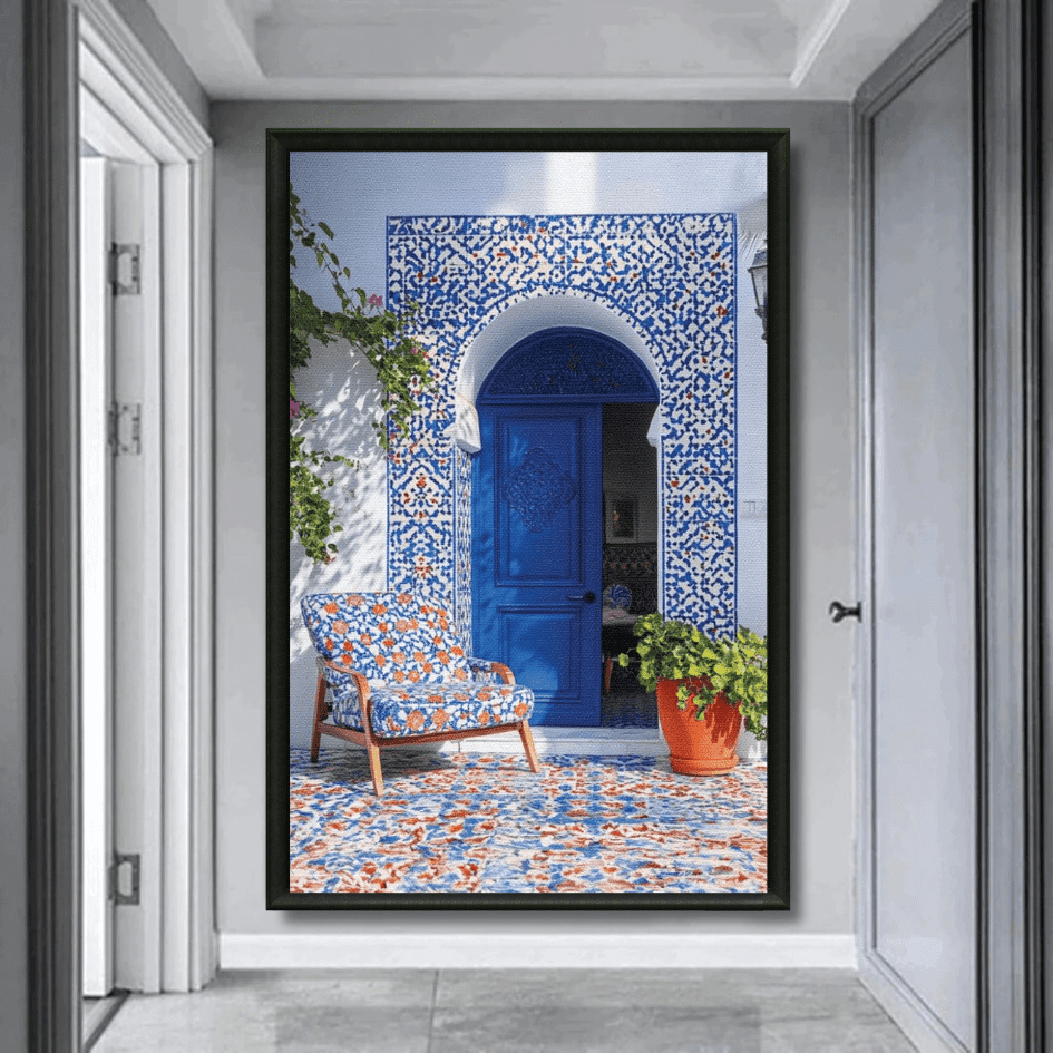 Tableau porte bleue et fauteuil zellige architecture marocaine